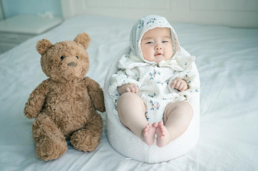 乐清宝宝挠耳朵是怎么回事 乐清宝宝挠耳朵是怎么回事